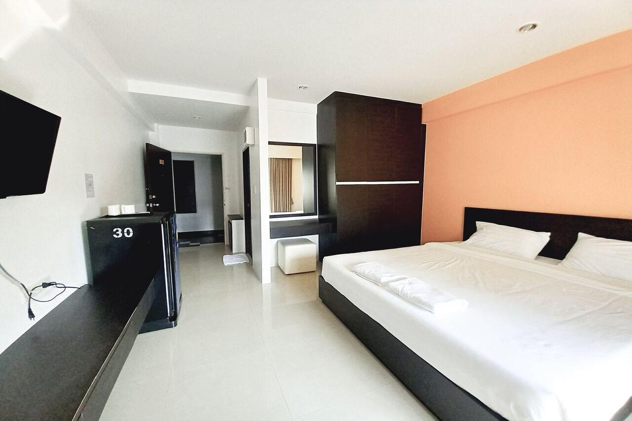 Ruan Plaisoi Apartment Bangkok Exteriör bild