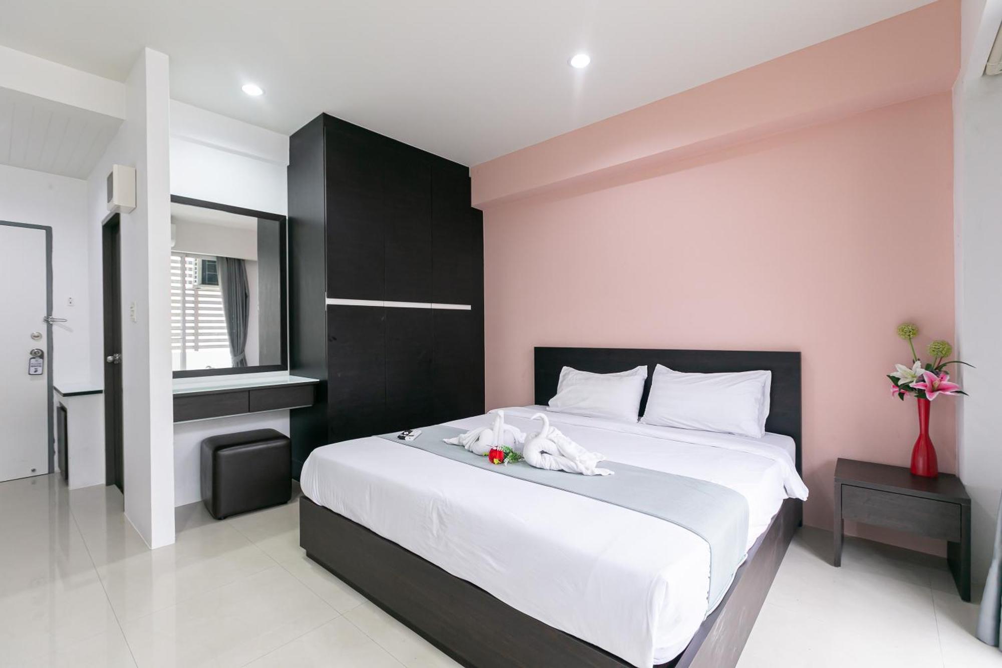 Ruan Plaisoi Apartment Bangkok Exteriör bild