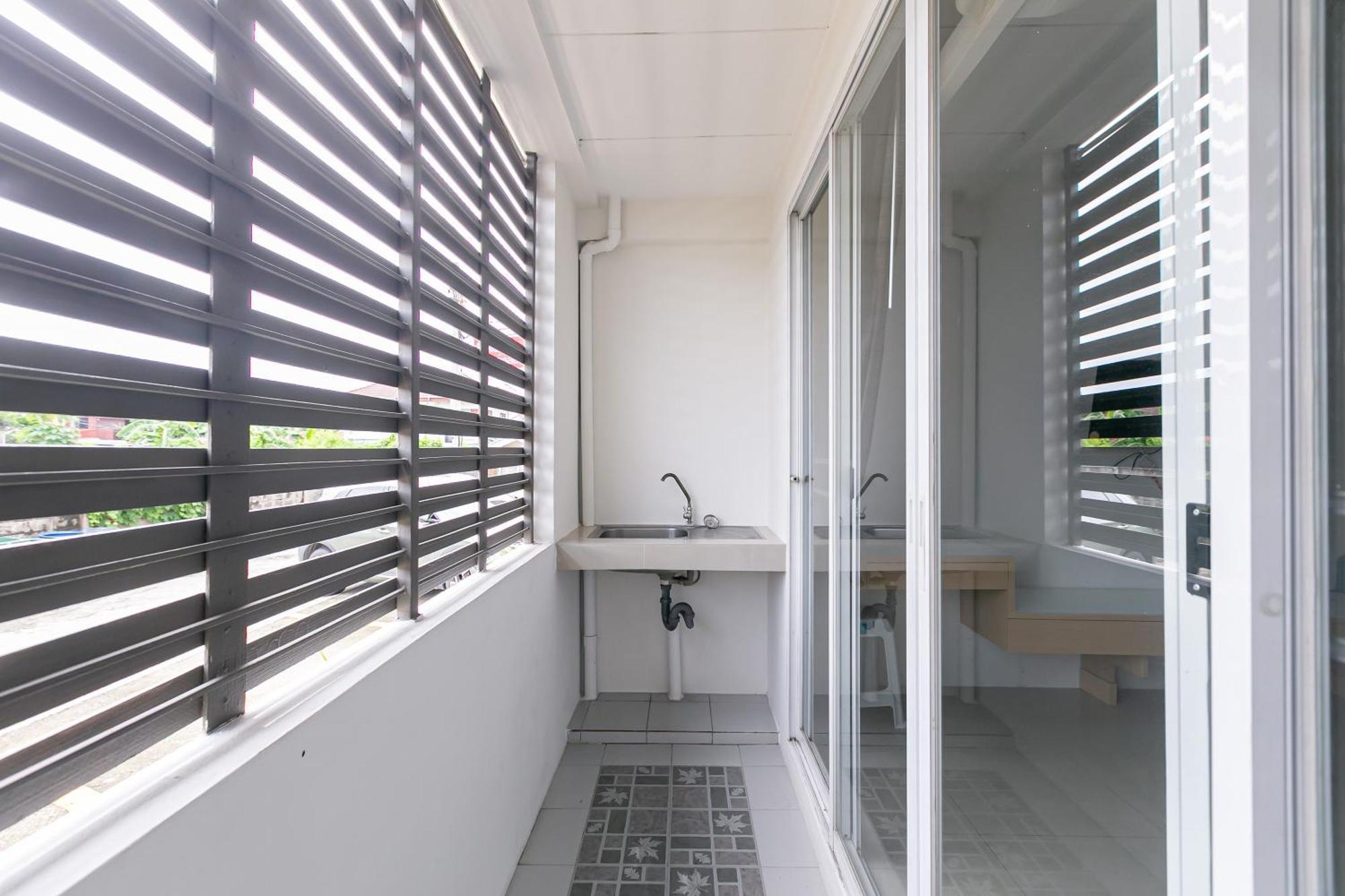 Ruan Plaisoi Apartment Bangkok Exteriör bild