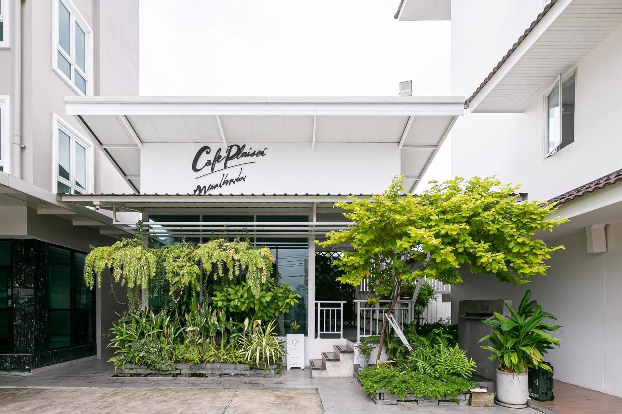 Ruan Plaisoi Apartment Bangkok Exteriör bild