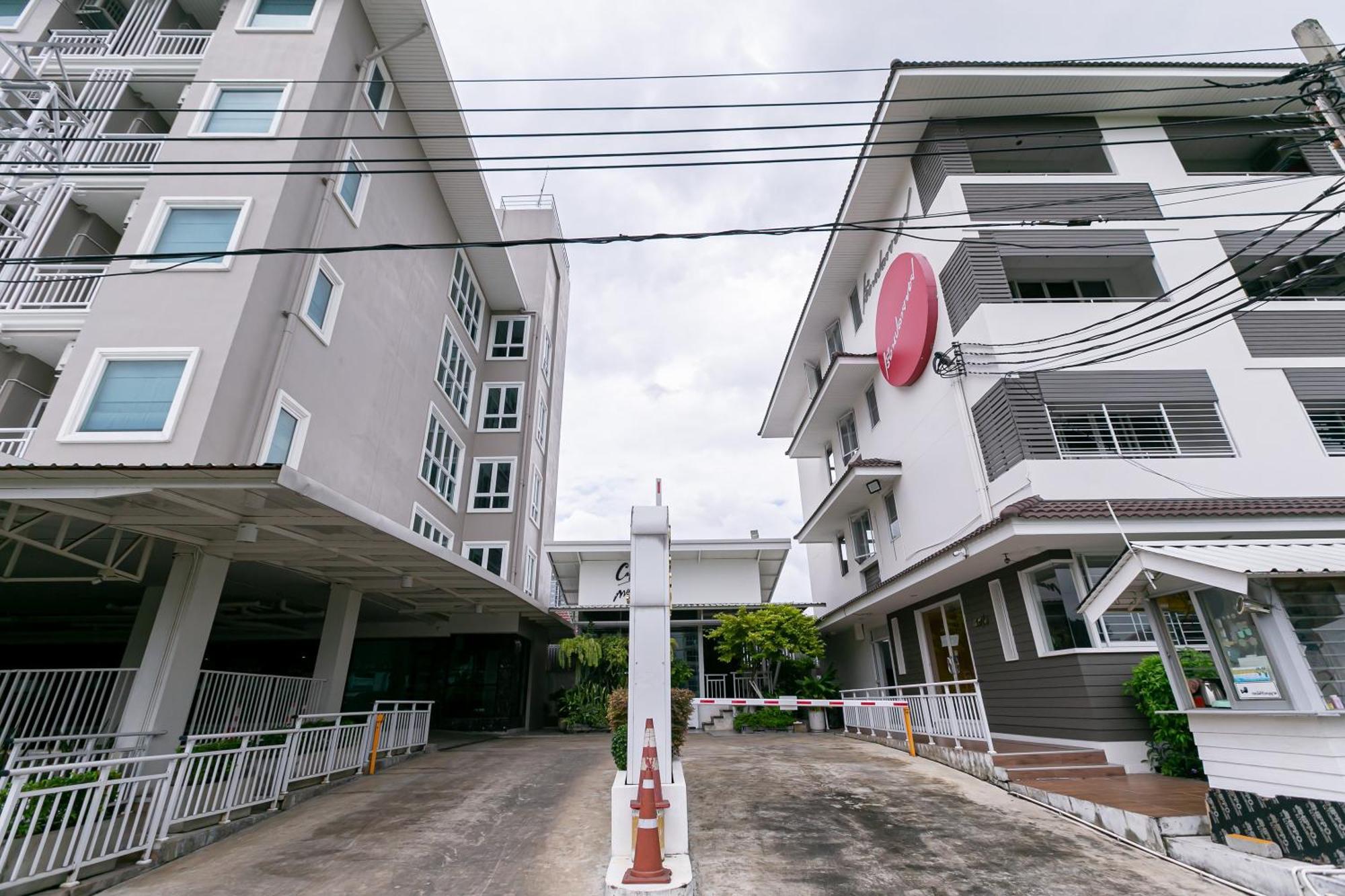 Ruan Plaisoi Apartment Bangkok Exteriör bild