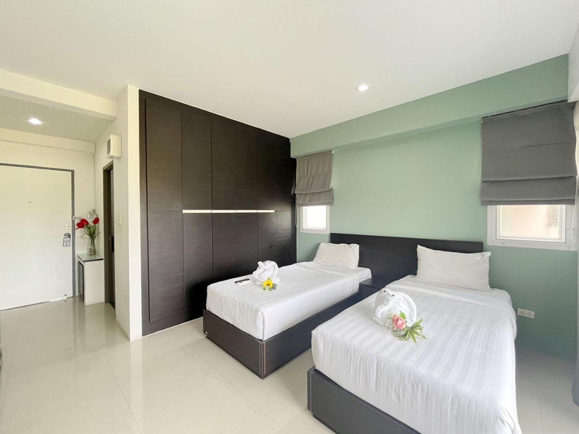 Ruan Plaisoi Apartment Bangkok Exteriör bild