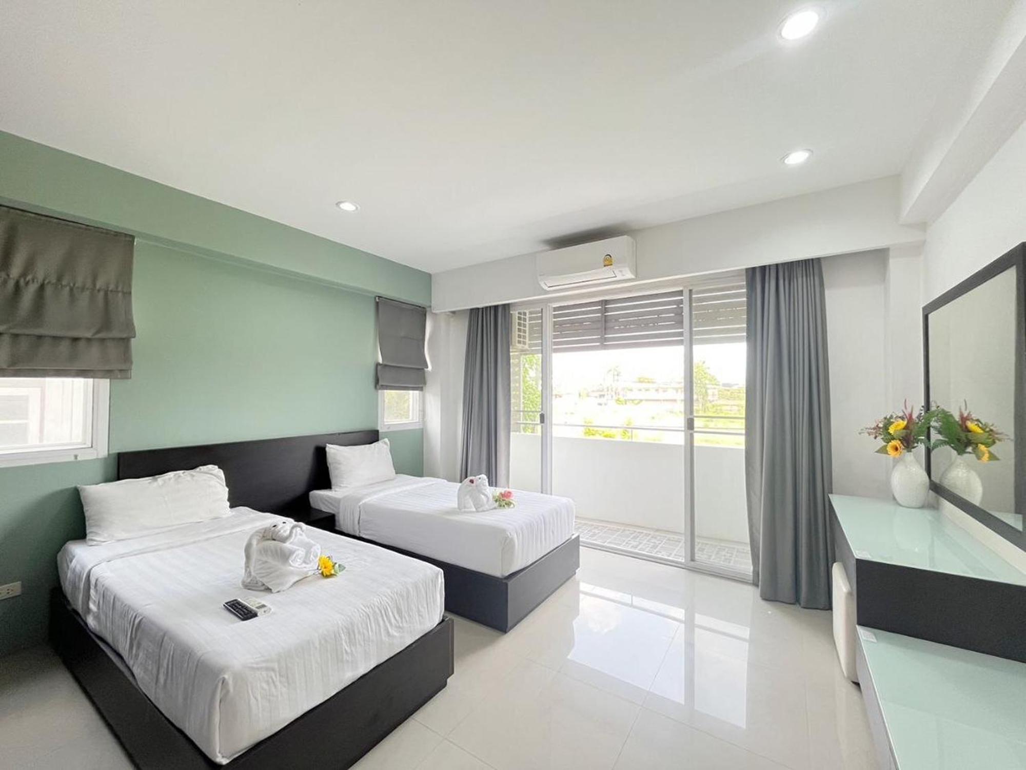 Ruan Plaisoi Apartment Bangkok Exteriör bild