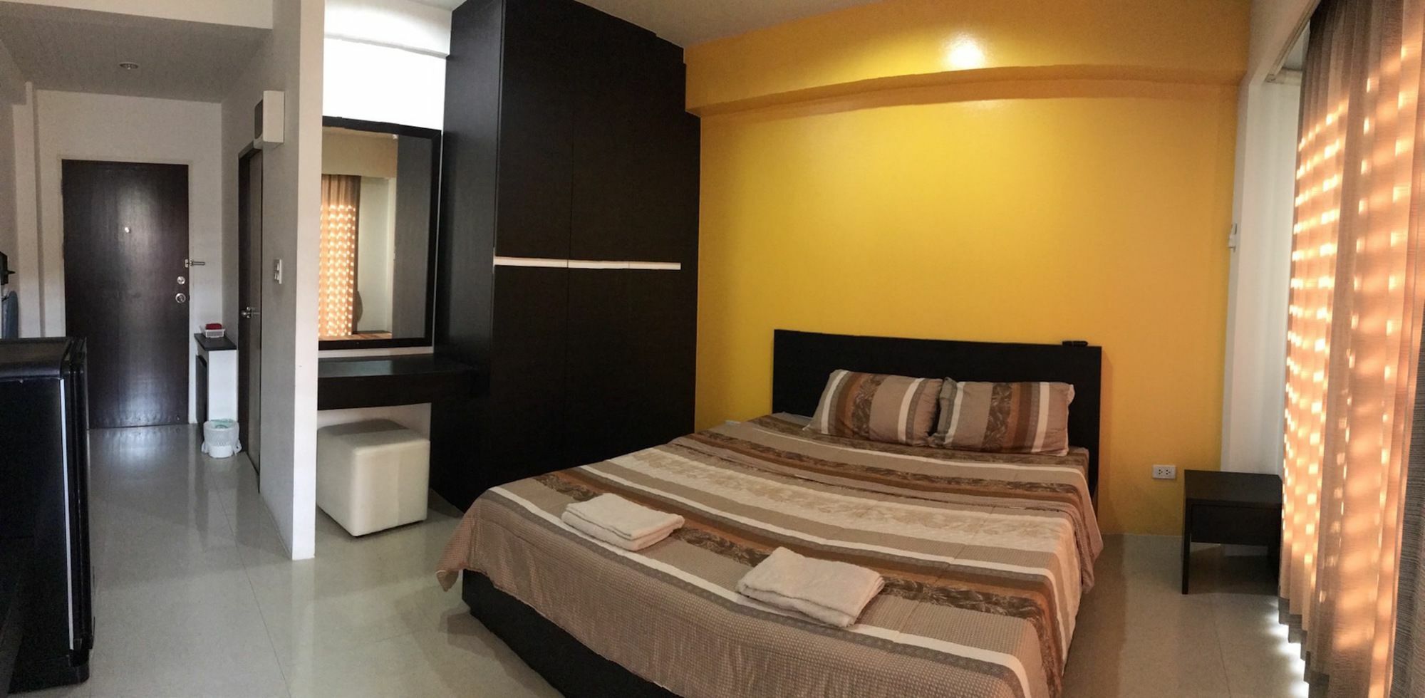 Ruan Plaisoi Apartment Bangkok Exteriör bild